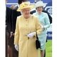 Королева Елизавета II на Дне Дерби. Великобритания. 2010 год.