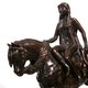 Скульптор и сластена из Британии Джоэль Уокер нашла для своей Годивы бронзовую фактуру, максимально напоминающую шоколад