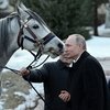 Владимиру Путину подарили в Киргизии коня