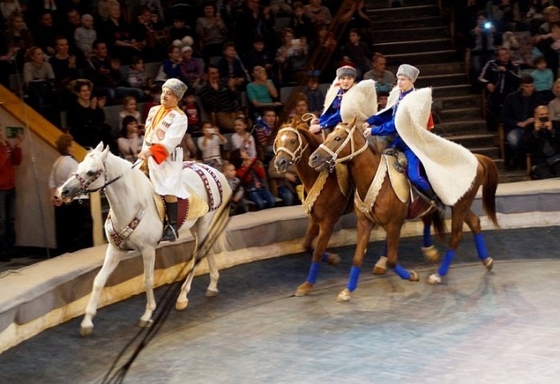 Создатель всемирно известного конно-акробатического номера «Кубанские казаки» Юрий Мерденов отмечает юбилей 