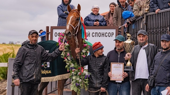 Большой скаковой праздник в Кунбатаре